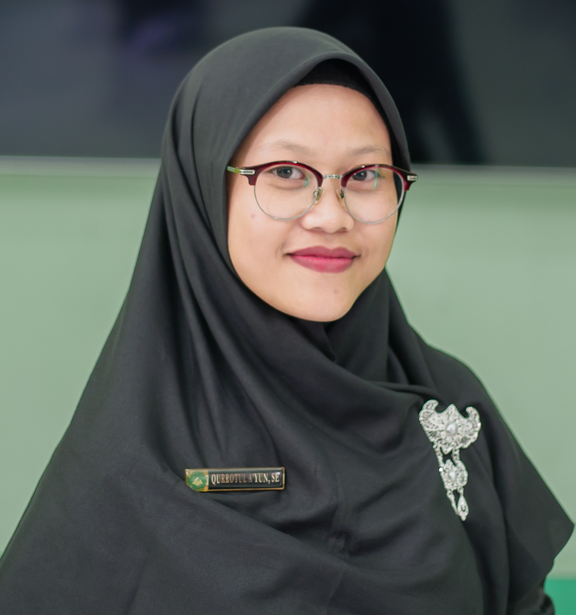 Qurrotul A'yun, S.E.